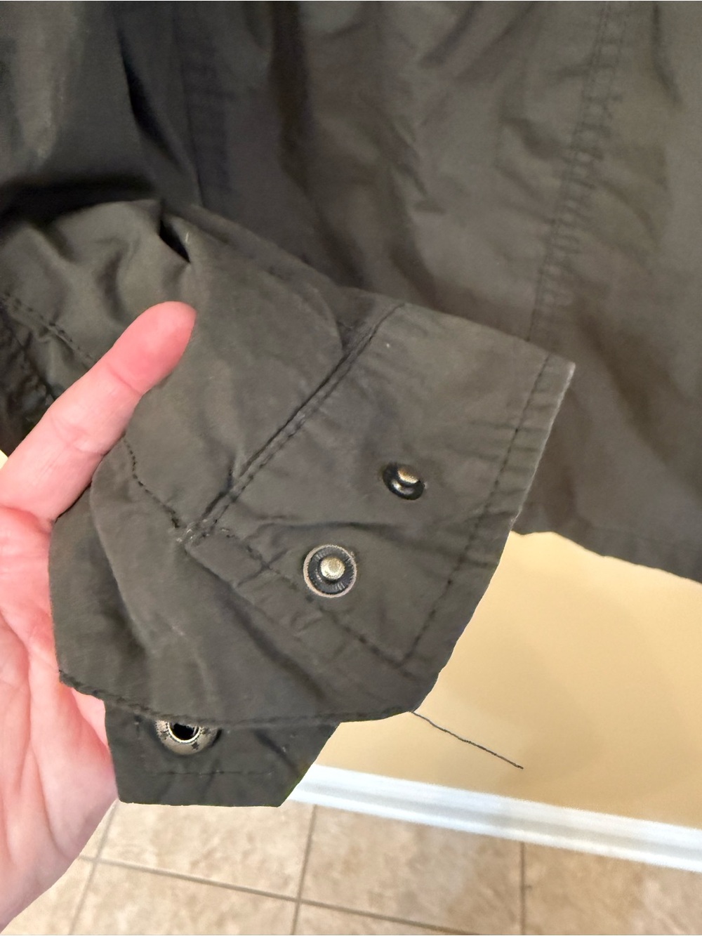 Orvis Plaid Flannel-Lined Jacket in Olive and Red Tones leather collar hood - Picture 10 of 11